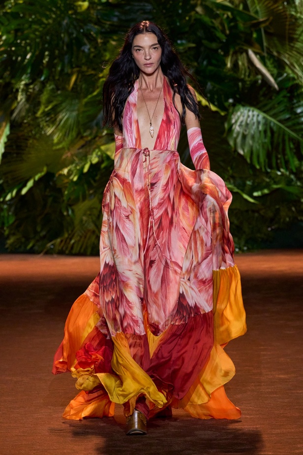 مجموعة Roberto Cavalli لربيع وصيف 2024