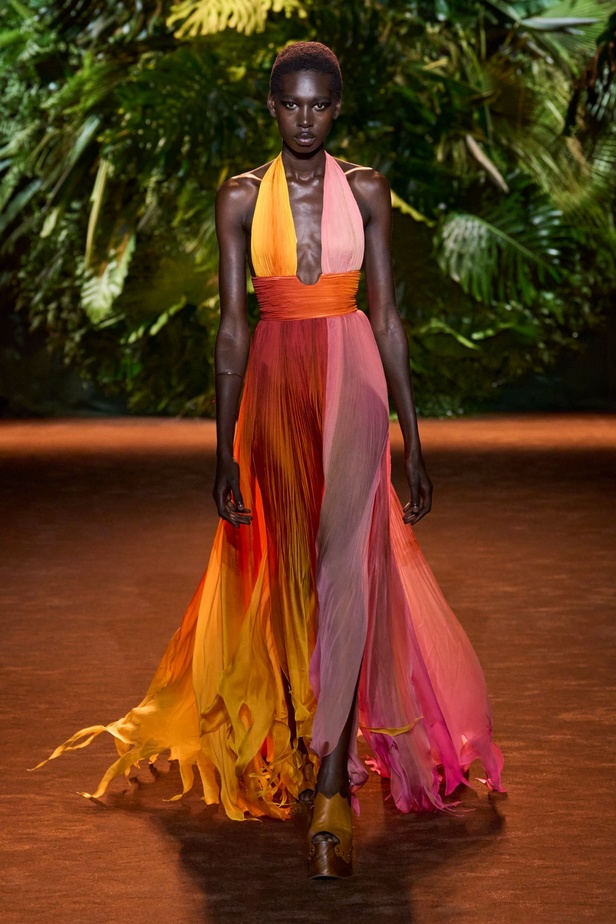 مجموعة Roberto Cavalli لربيع وصيف 2024