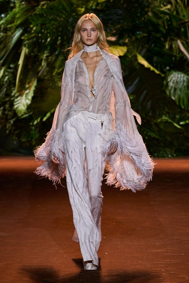 مجموعة Roberto Cavalli لربيع وصيف 2024