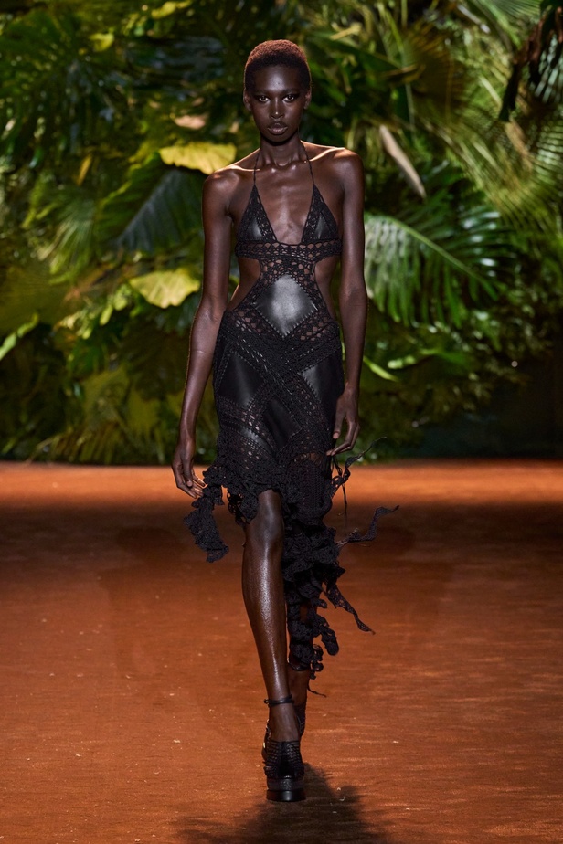 مجموعة Roberto Cavalli لربيع وصيف 2024