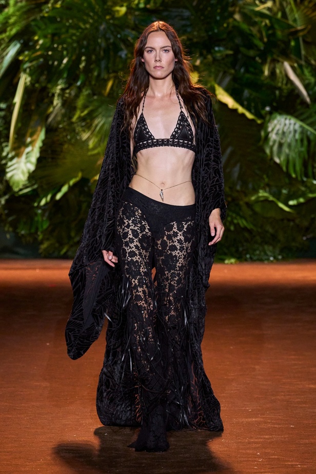 مجموعة Roberto Cavalli لربيع وصيف 2024