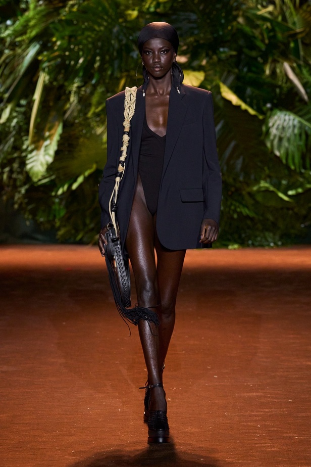 مجموعة Roberto Cavalli لربيع وصيف 2024