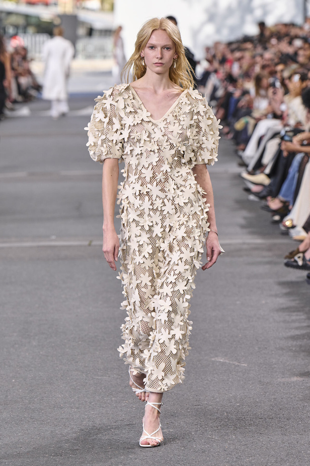 عرض Chloe لصيف 2024