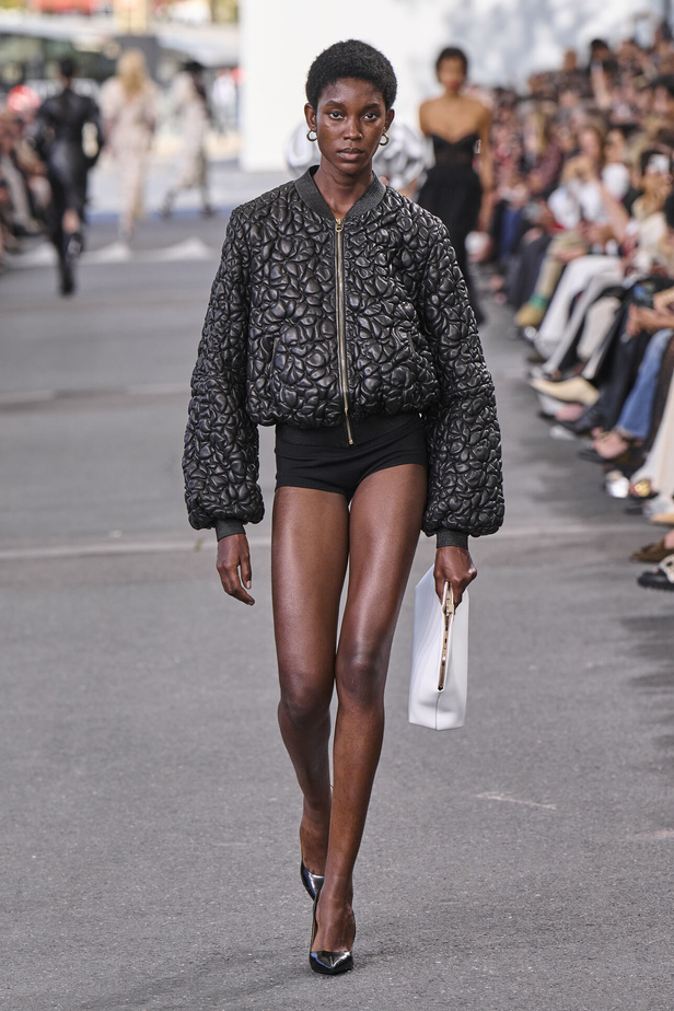 عرض Chloe لصيف 2024