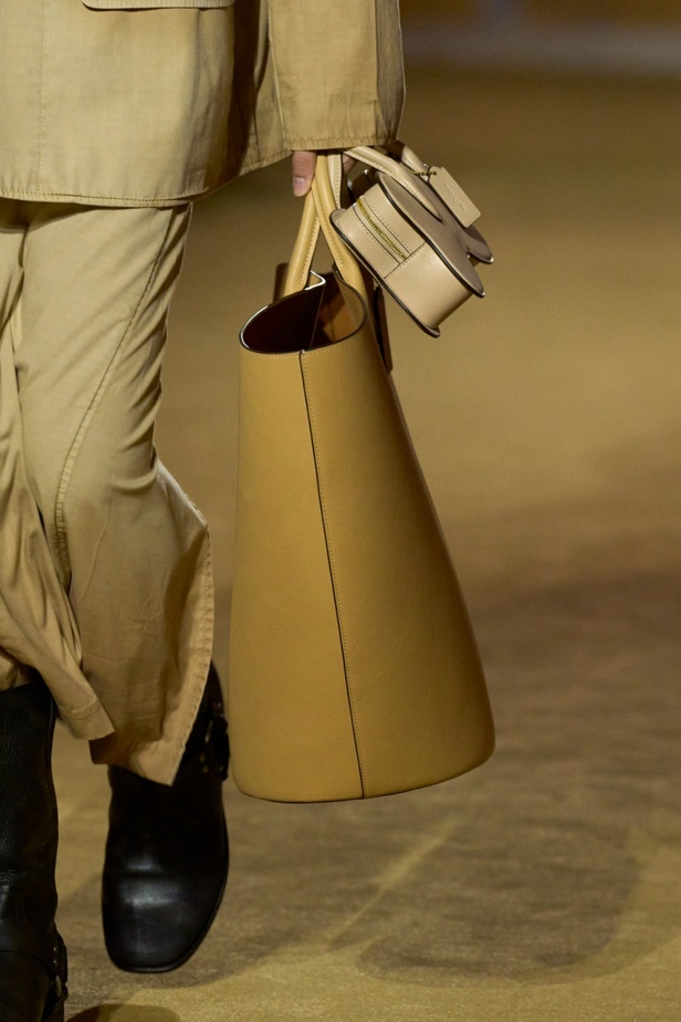 مجموعة Coach لربيع وصيف 2024... احتفال بسنوات المصمم ستيوارت فيفرز العشر وعشقه لنيويورك