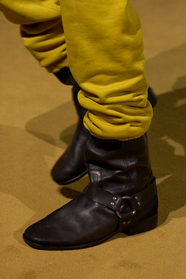 مجموعة Coach لربيع وصيف 2024... احتفال بسنوات المصمم ستيوارت فيفرز العشر وعشقه لنيويورك