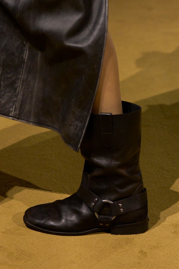 مجموعة Coach لربيع وصيف 2024... احتفال بسنوات المصمم ستيوارت فيفرز العشر وعشقه لنيويورك