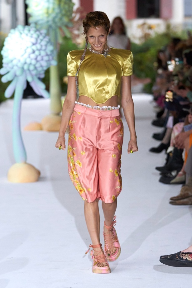 مجموعة Collina Strada لربيع وصيف 2024