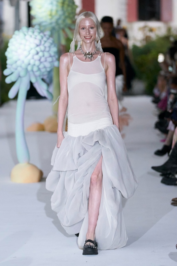 مجموعة Collina Strada لربيع وصيف 2024