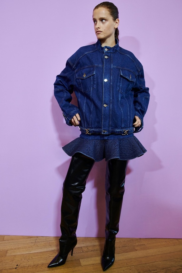 كواليس مجموعة ديفيد كوما لربيع وصيف 2024 في لندن