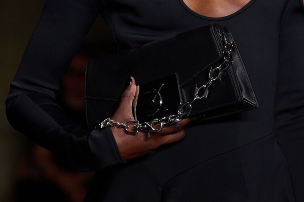 أكسسوارت مجموعة ديفيد كوما لربيع وصيف 2024 في لندن