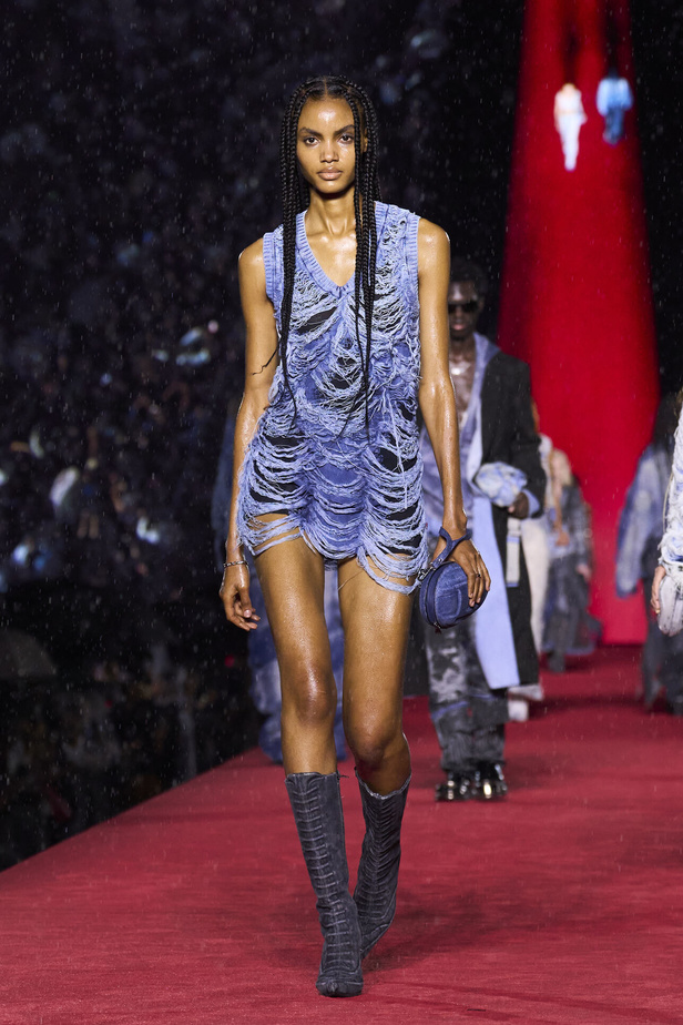 الأناقة الشبابية وأقمشة الجينز تحيي عرض Diesel لموسم ربيع وصيف 2024