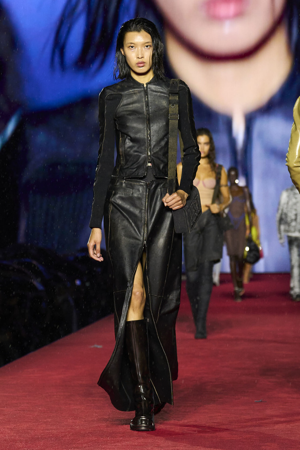 الأناقة الشبابية وأقمشة الجينز تحيي عرض Diesel لموسم ربيع وصيف 2024