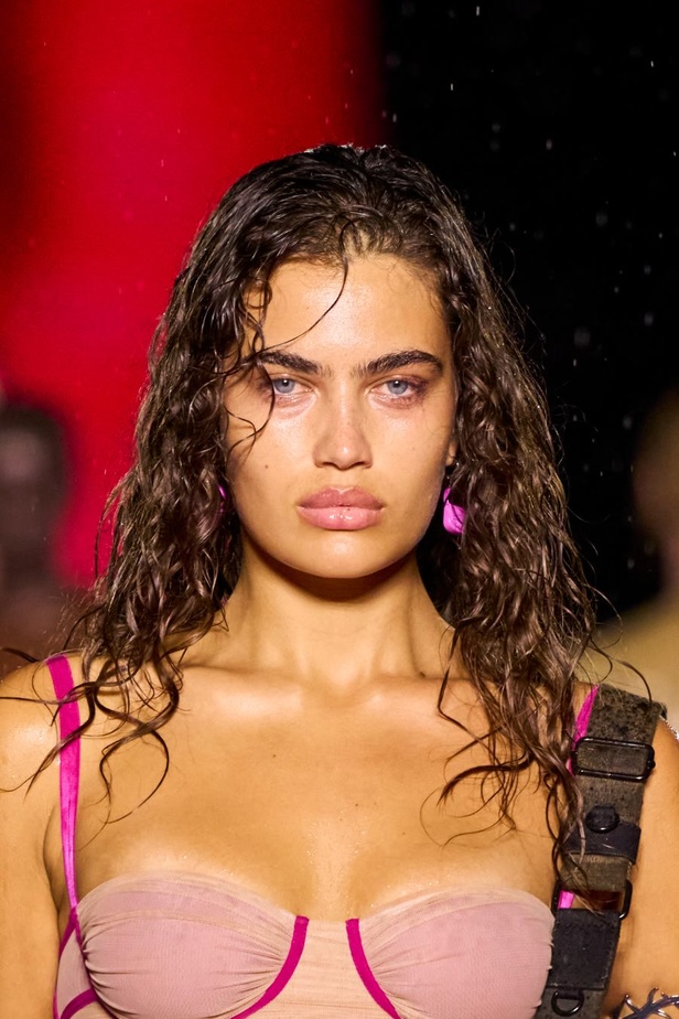 الأناقة الشبابية وأقمشة الجينز تحيي عرض Diesel لموسم ربيع وصيف 2024