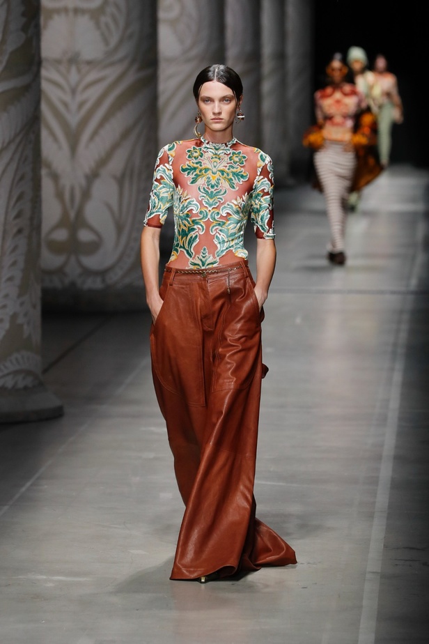 مجموعة Etro لربيع وصيف 2024