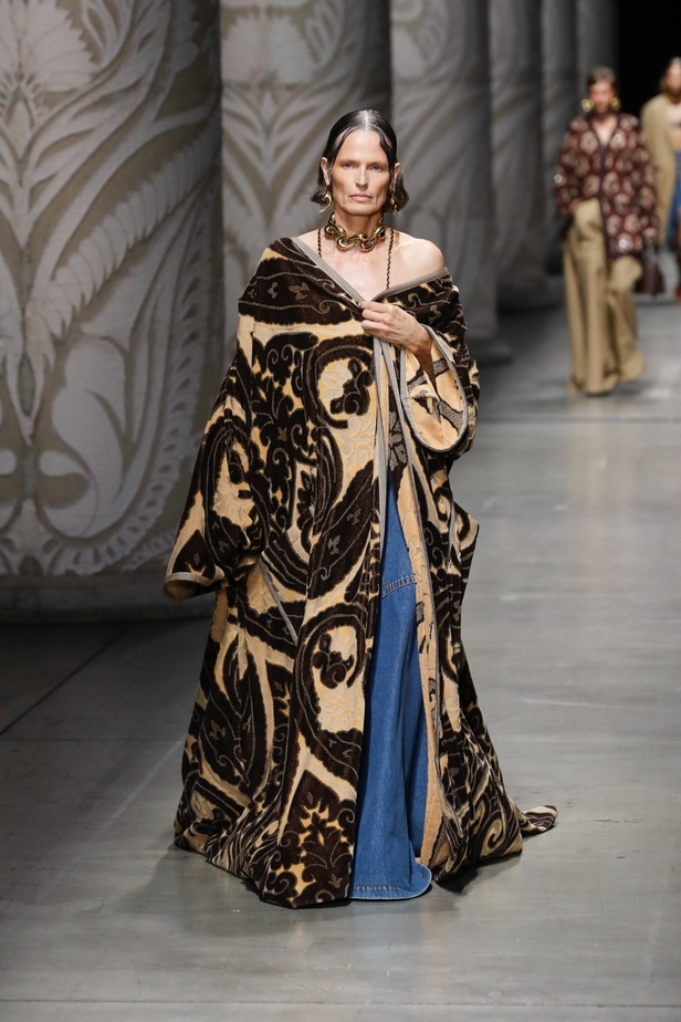 مجموعة Etro لربيع وصيف 2024