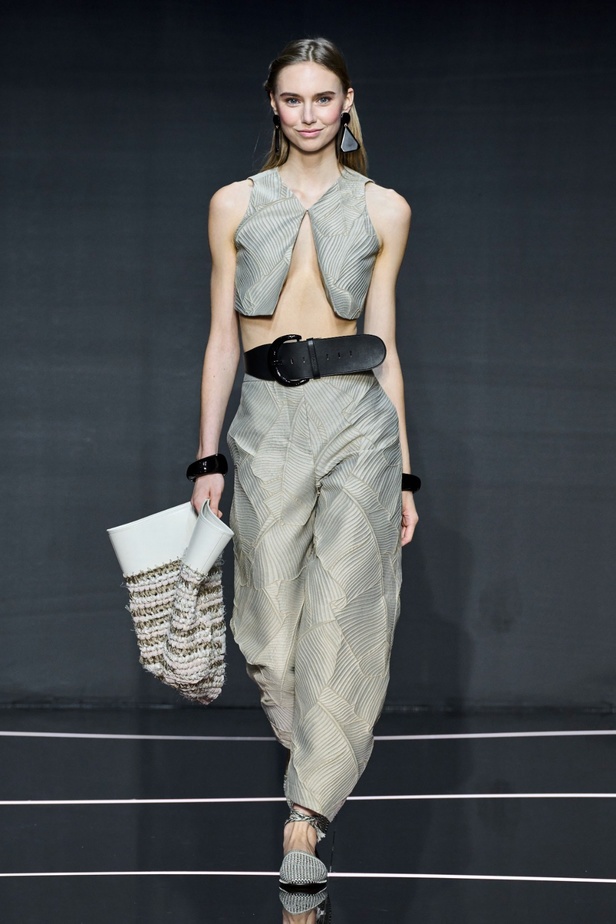 مجموعة Emporio Armani لربيع وصيف 2024 