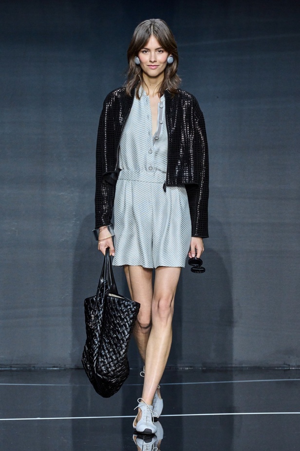 مجموعة Emporio Armani لربيع وصيف 2024 