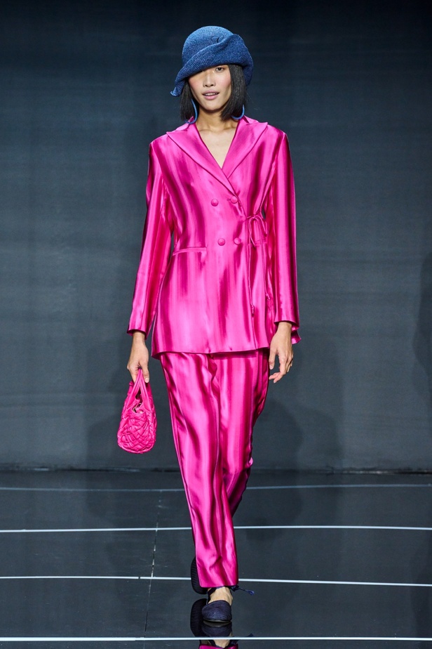 مجموعة Emporio Armani لربيع وصيف 2024 