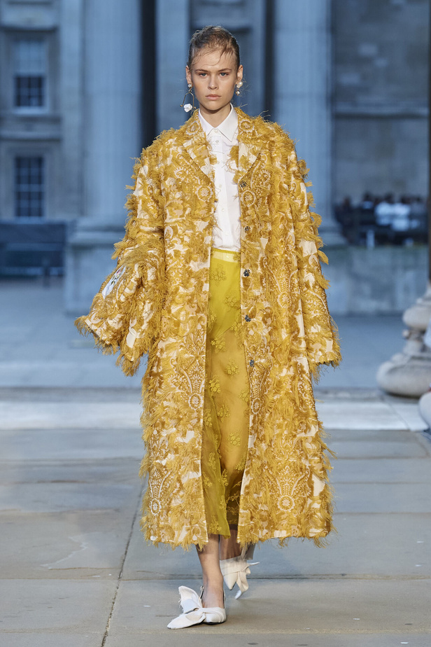 عرض أزياء Erdem لموسم ربيع وصيف 2024