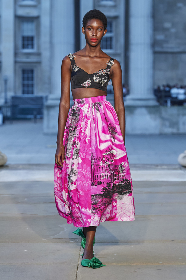 عرض أزياء Erdem لموسم ربيع وصيف 2024