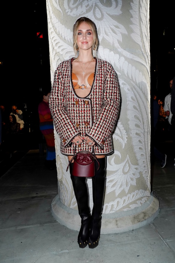 مجموعة Etro لربيع وصيف 2024 تتخطى معايير التصميم التقليدية وتعبّر عن مفاهيم جديدة وخارجة عن المألوف