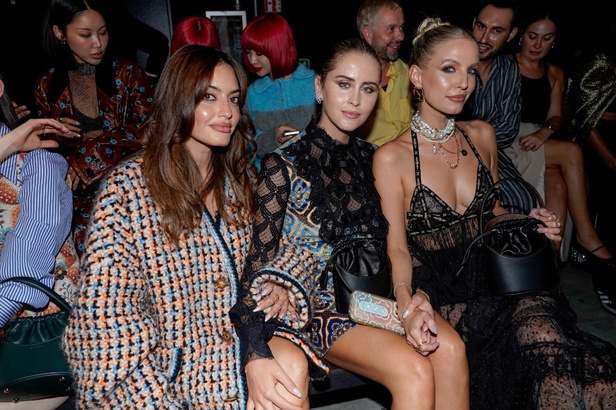 مجموعة Etro لربيع وصيف 2024 تتخطى معايير التصميم التقليدية وتعبّر عن مفاهيم جديدة وخارجة عن المألوف