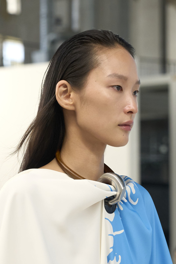 مجموعة Ferragamo تحيي موضة الجلد والقطع الرسمية في صيف 2024 