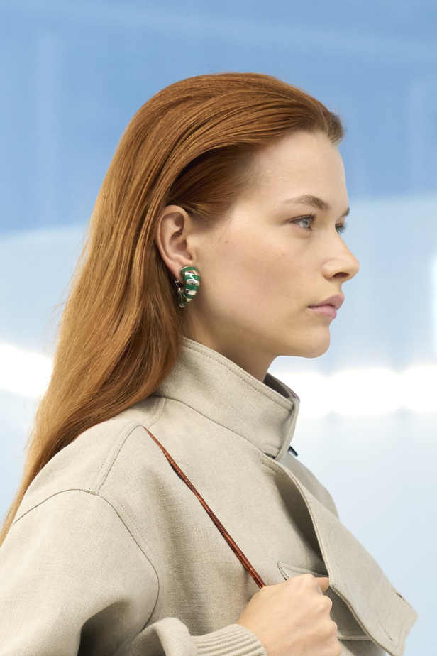 مجموعة Ferragamo تحيي موضة الجلد والقطع الرسمية في صيف 2024 