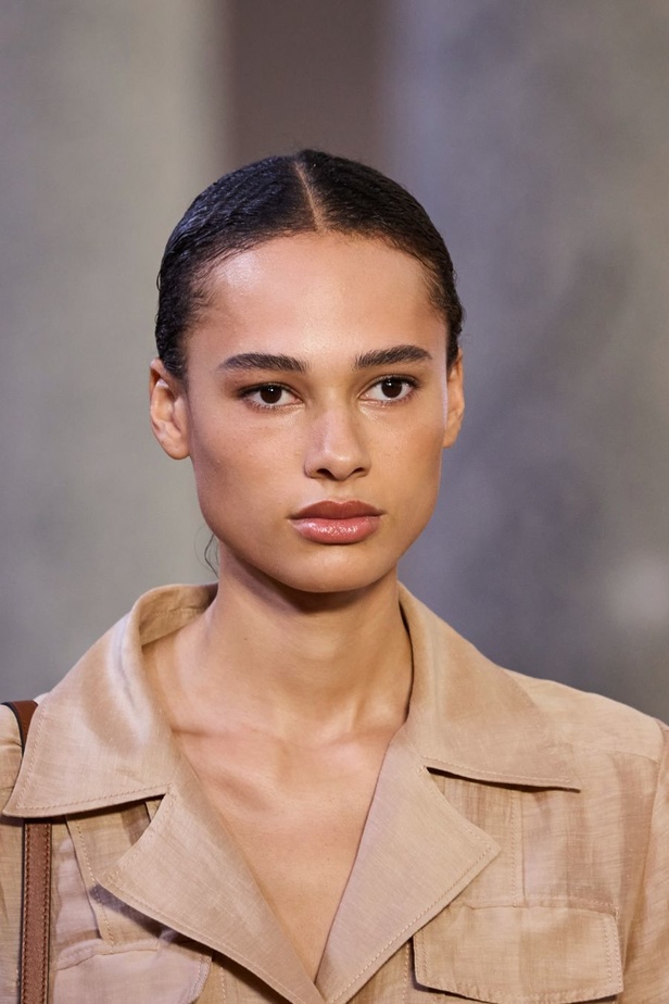 Alberta Ferretti تقدّم مجموعتها في ميلان بعنوان: الفستان الأبيض المثالي