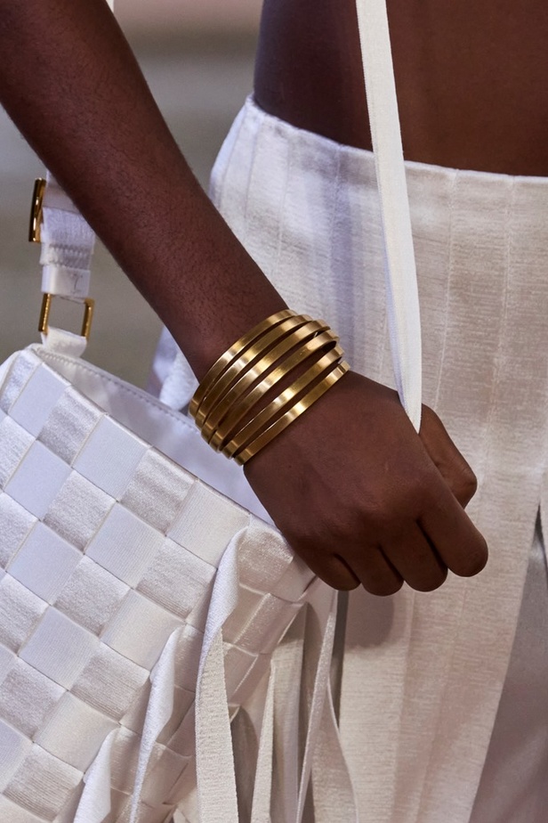 Alberta Ferretti تقدّم مجموعتها في ميلان بعنوان: الفستان الأبيض المثالي