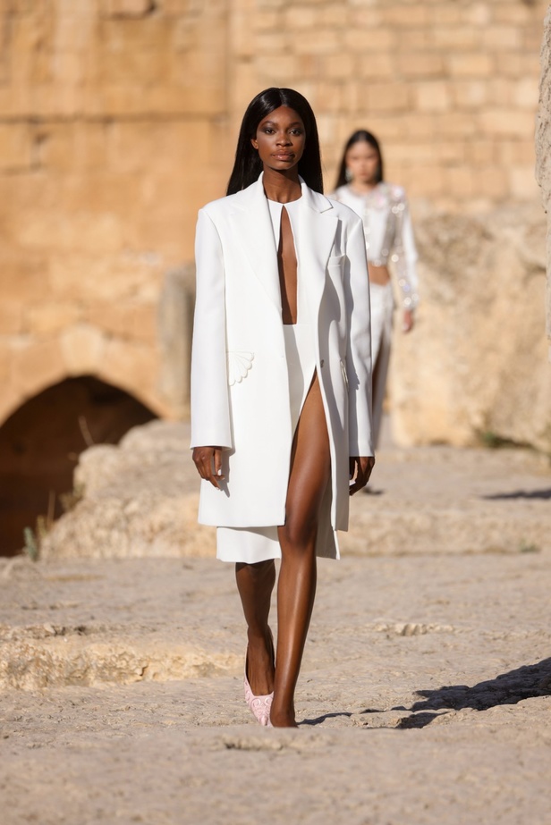 مجموعة أزياء دار جورج حبيقة الجاهزة لربيع وصيف 2024