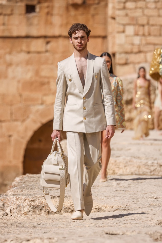 مجموعة أزياء دار جورج حبيقة الجاهزة لربيع وصيف 2024