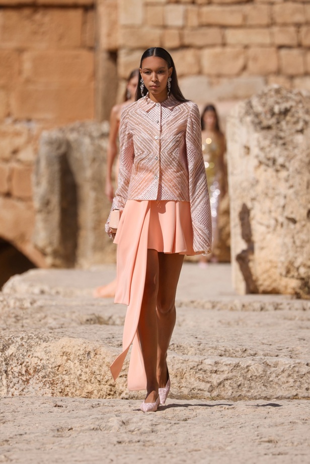 مجموعة أزياء دار جورج حبيقة الجاهزة لربيع وصيف 2024