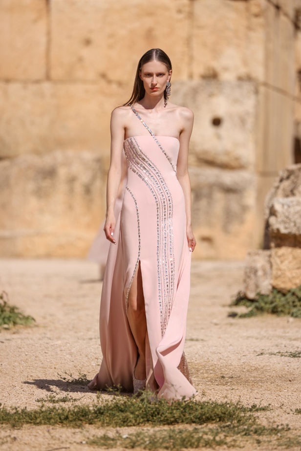 مجموعة أزياء دار جورج حبيقة الجاهزة لربيع وصيف 2024