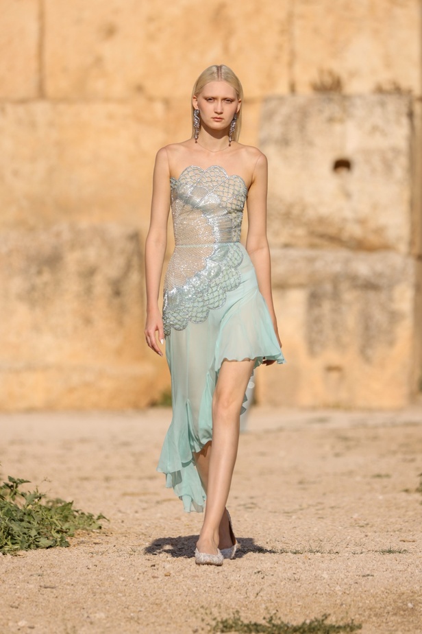 مجموعة أزياء دار جورج حبيقة الجاهزة لربيع وصيف 2024