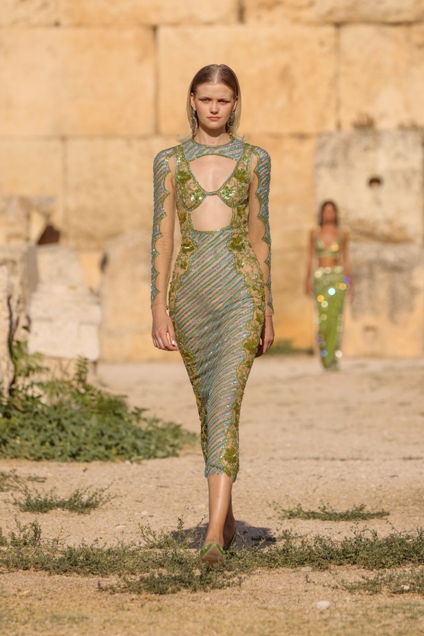 مجموعة أزياء دار جورج حبيقة الجاهزة لربيع وصيف 2024