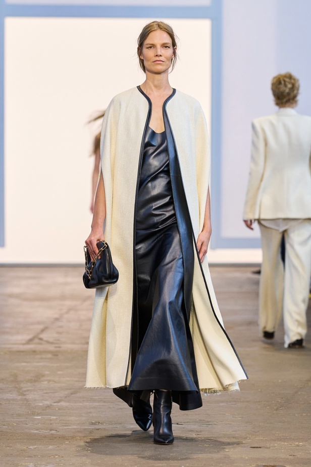 مجموعة Gabriela Hearst لربيع وصيف 2024