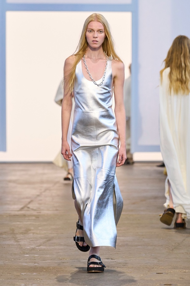 مجموعة Gabriela Hearst لربيع وصيف 2024