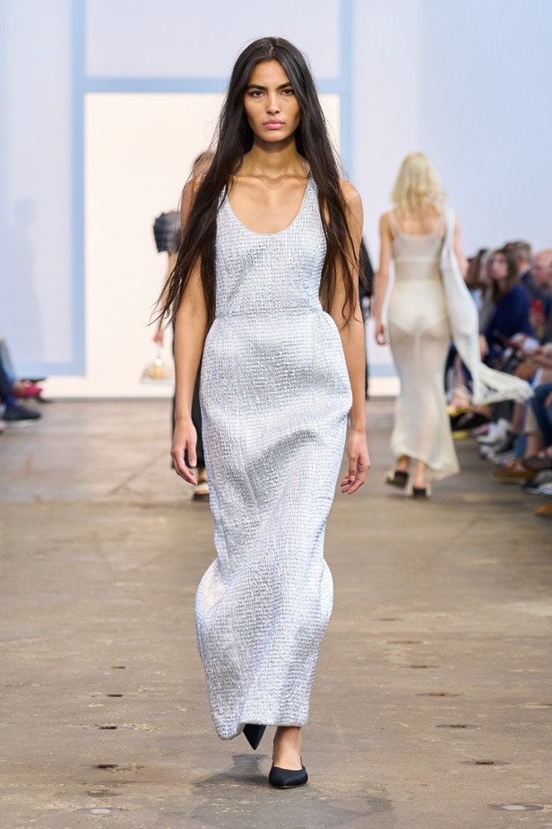 مجموعة Gabriela Hearst لربيع وصيف 2024