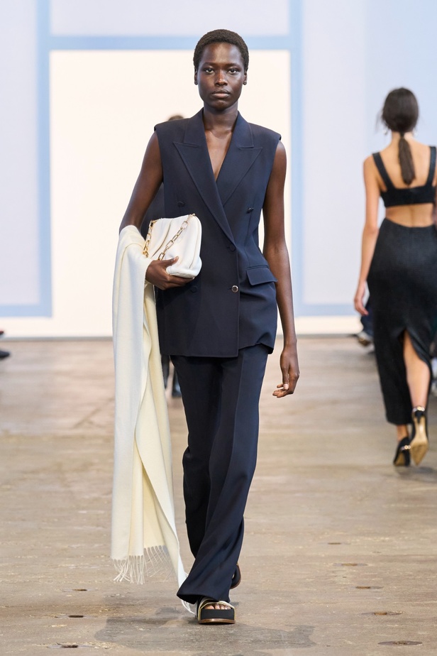 مجموعة Gabriela Hearst لربيع وصيف 2024