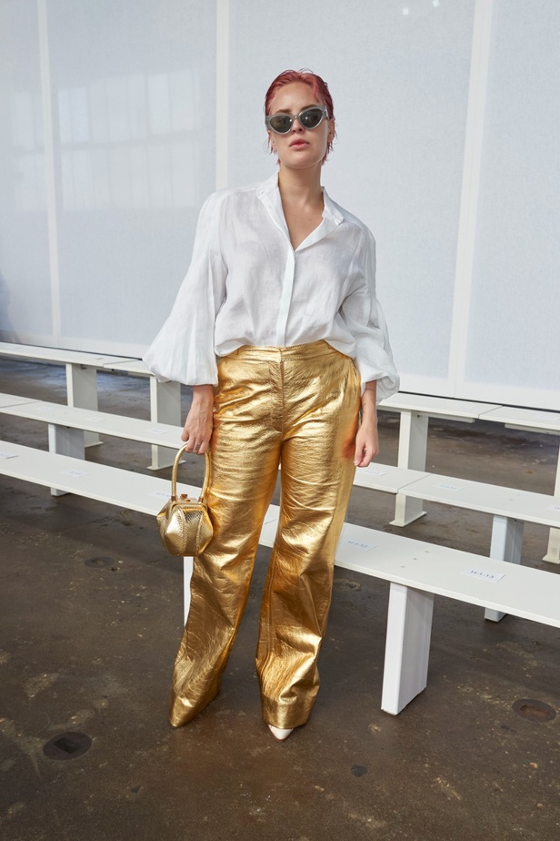 مجموعة Gabriela Hearst لربيع وصيف 2024... بساطة التصاميم تجتمع بحرفية عالية فاخرة ومستدامة