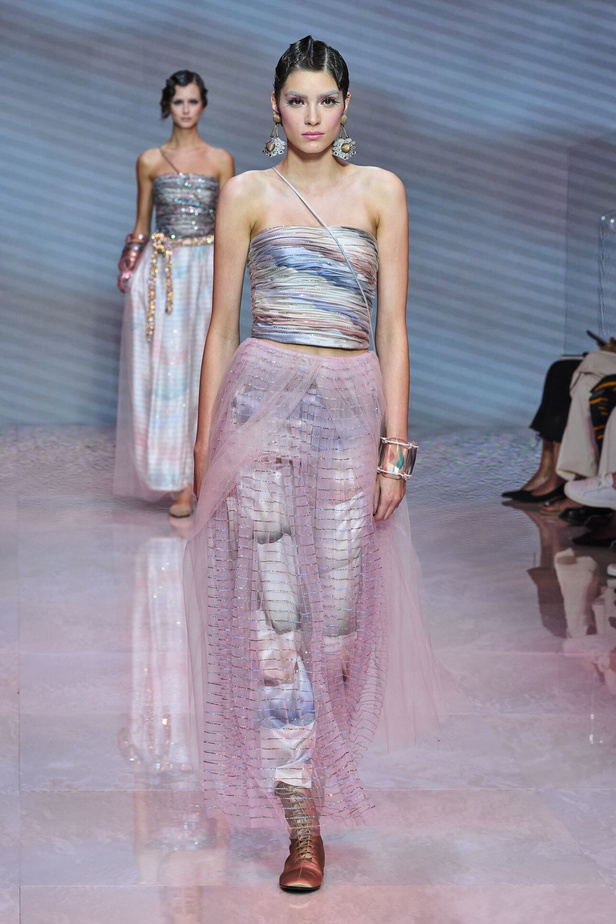 مجموعة Giorgio Armani لربيع وصيف 2024