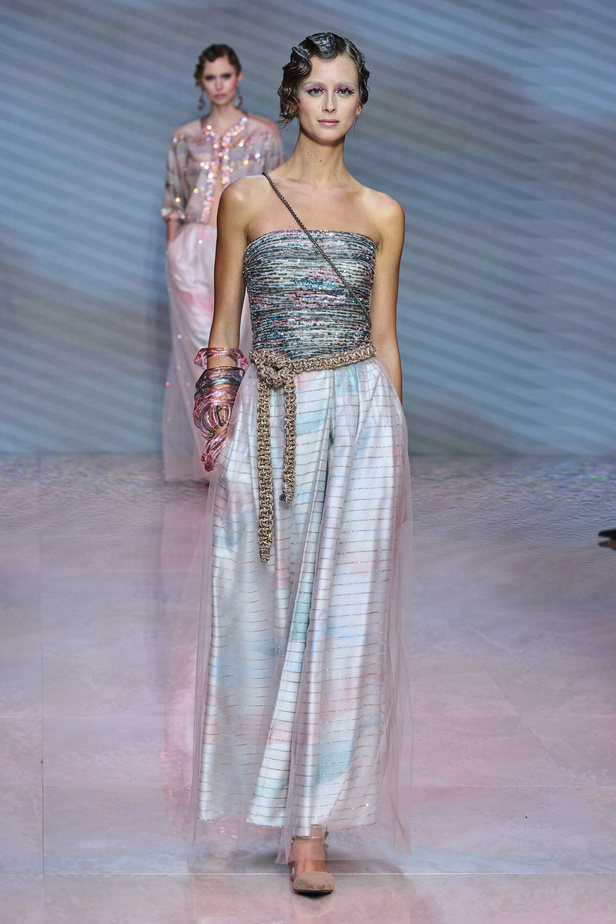 مجموعة Giorgio Armani لربيع وصيف 2024