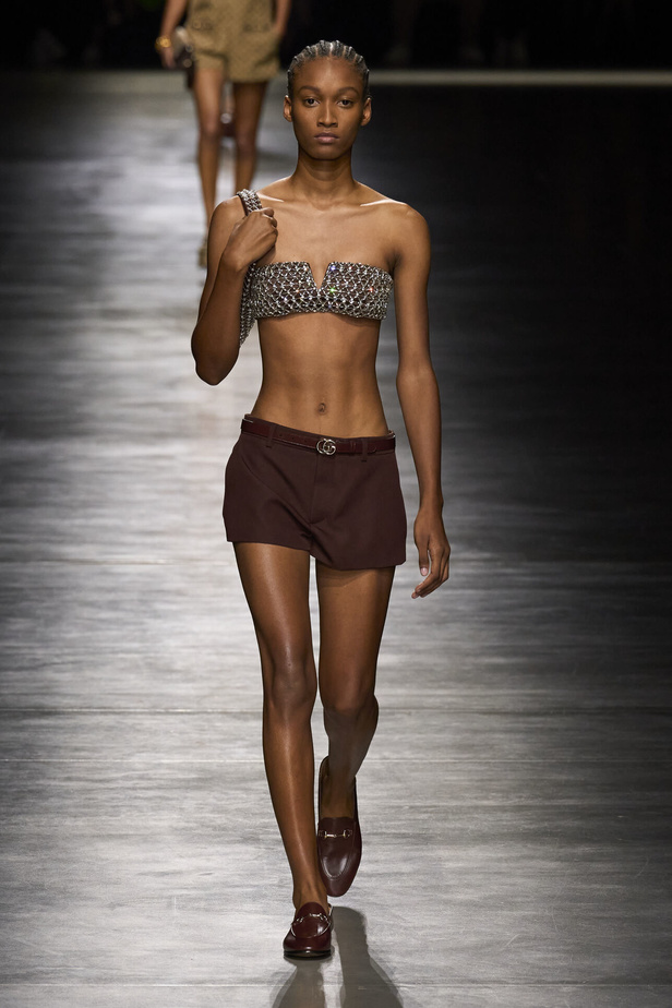 "غوتشي" تحيي لوناً جديداً وإنطلاقة جديدة في ميلان تسحر الألباب