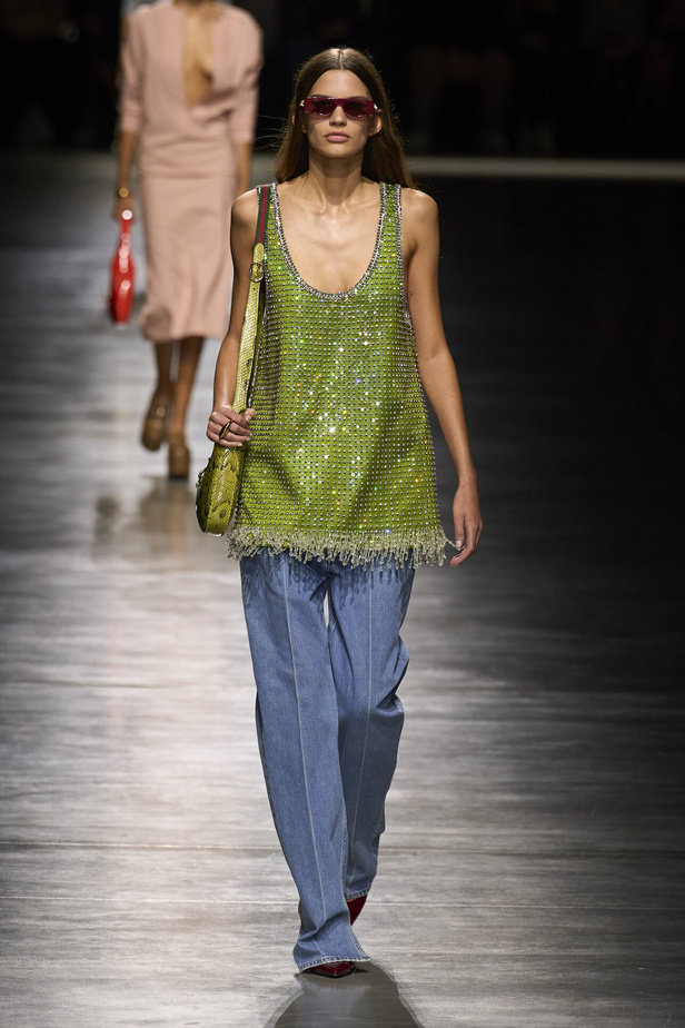 "غوتشي" تحيي لوناً جديداً وإنطلاقة جديدة في ميلان تسحر الألباب