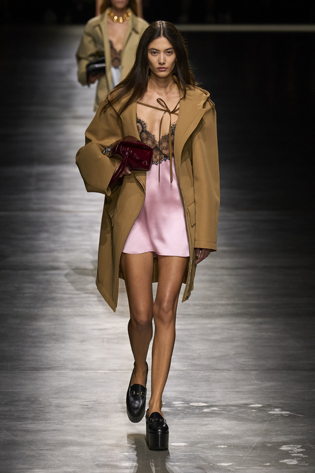 "غوتشي" تحيي لوناً جديداً وإنطلاقة جديدة في ميلان تسحر الألباب