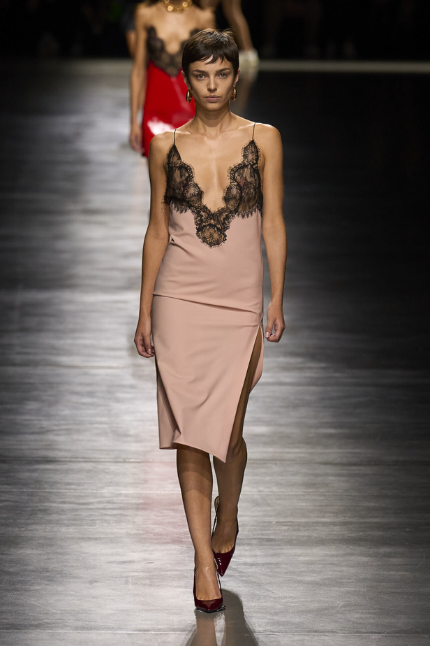 "غوتشي" تحيي لوناً جديداً وإنطلاقة جديدة في ميلان تسحر الألباب