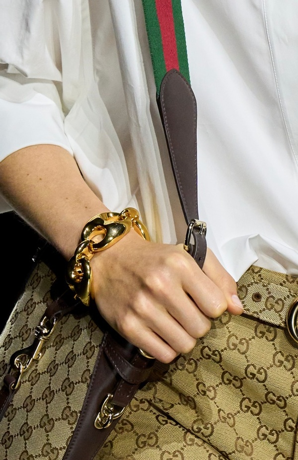 "غوتشي" تحيي لوناً جديداً وإنطلاقة جديدة في ميلان تسحر الألباب