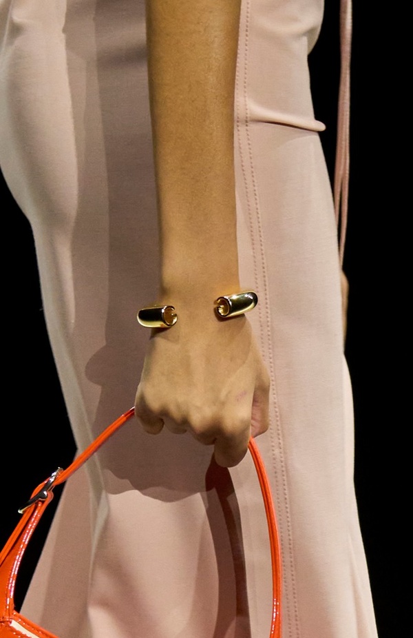 "غوتشي" تحيي لوناً جديداً وإنطلاقة جديدة في ميلان تسحر الألباب